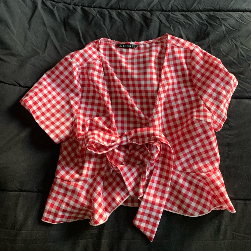 Cropped tie shirt
